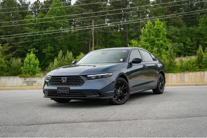 $28977 : Honda Accord 2025 SE 4dr Sed image 1