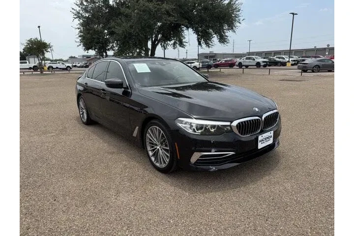 2019 BMW 5 Series 540i image 9
