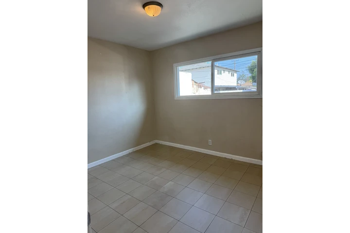 $2450 : Casa en Paramount  2Recamaras image 9