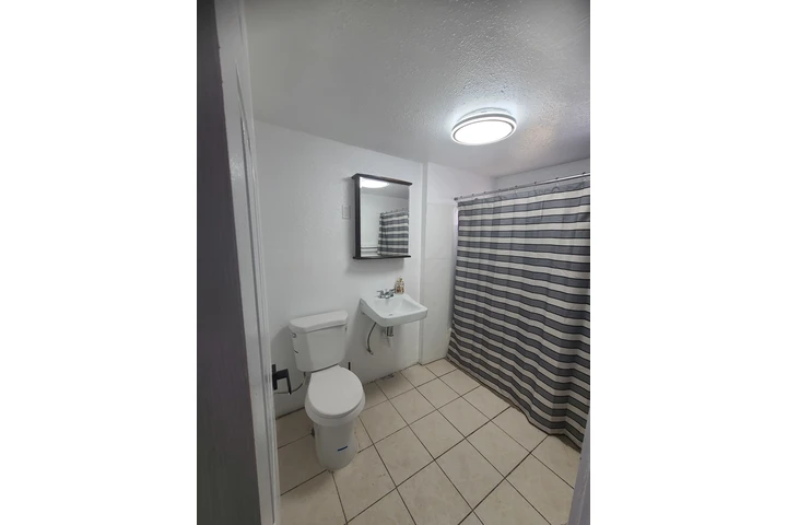 $750 : RECAMARA.  PARA MUJER image 1