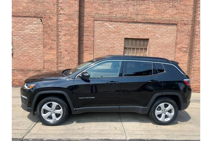 $15999 : 2018 Compass Latitude image 3