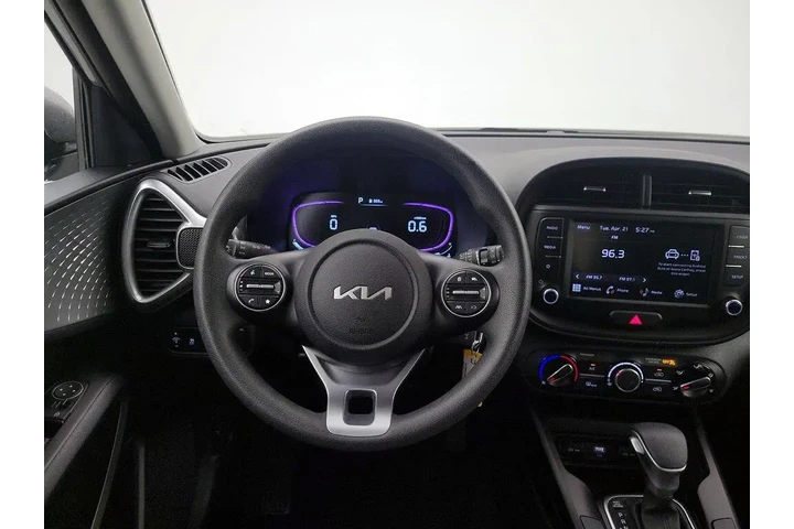 $18998 : Kia Soul 2025 LX 4dr Crossov image 10