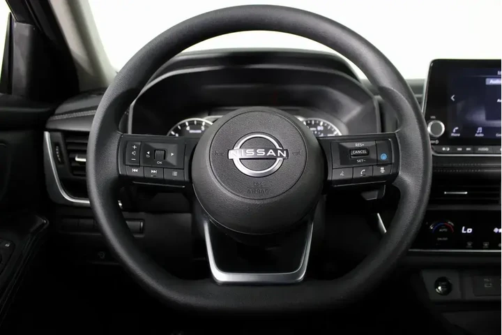 $21987 : Nissan Rogue 2024 SV 4dr Cro image 2