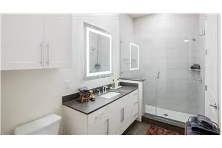 $1710 : Rental property with 1 bedro image 2