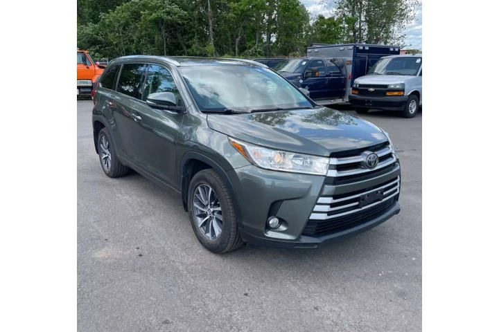 $17950 : 2017 TOYOTA HIGHLANDER XLE SP image 3