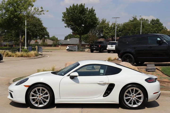 $48974 : 2019 718 Cayman image 7