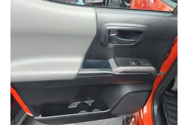 $24990 : Toyota Tacoma 2018 4x2 TRD S image 10