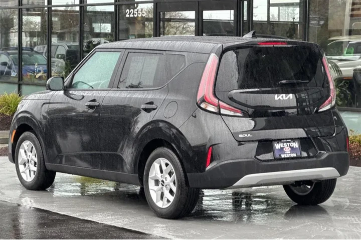 $18913 : Kia Soul 2025 LX 4dr Crossov image 6