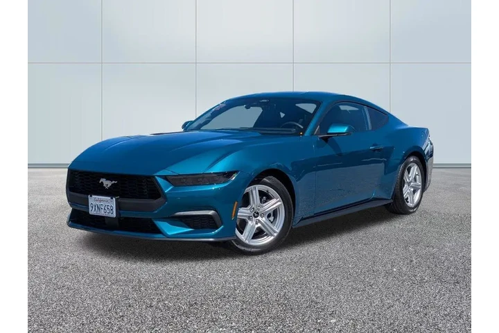 $38575 : Ford Mustang 2026 EcoBoost P image 1