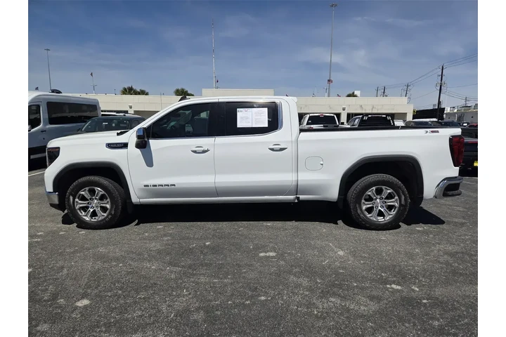 $39891 : GMC Sierra 1500 2023 4x4 SLE image 4
