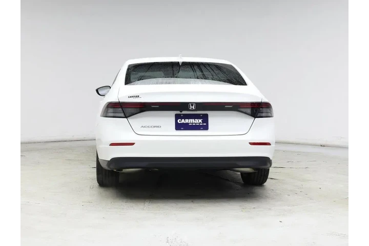 $27998 : Honda Accord 2025 LX 4dr Sed image 6