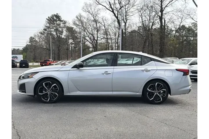 $20294 : Nissan Altima 2024 2.5 SR 4d image 4