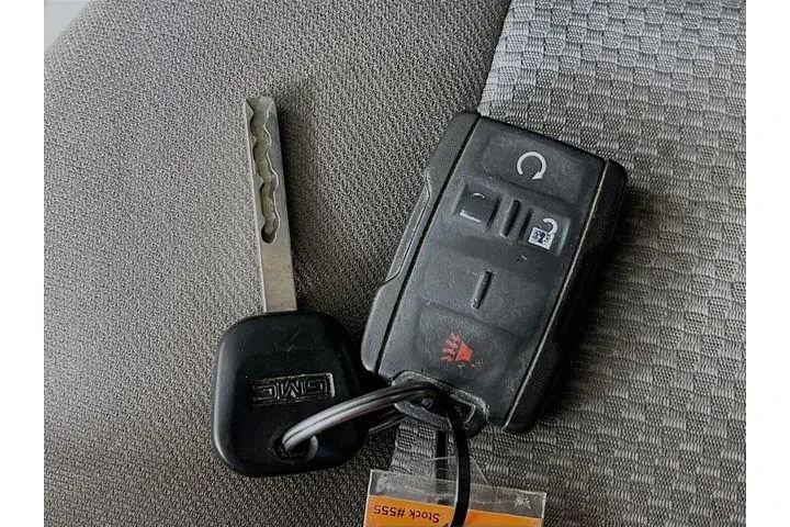 $17975 : GMC Sierra 1500 2015 4x4 SLE image 10