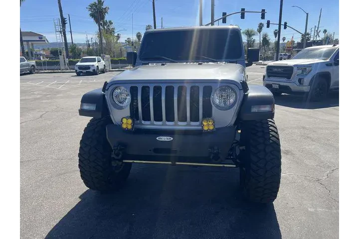 $31991 : Jeep Gladiator 2020 4x4 Spor image 2
