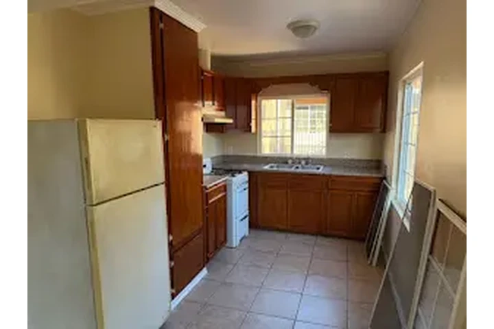 $1300 : L.A.  SE RENTA ESTUDIO image 5