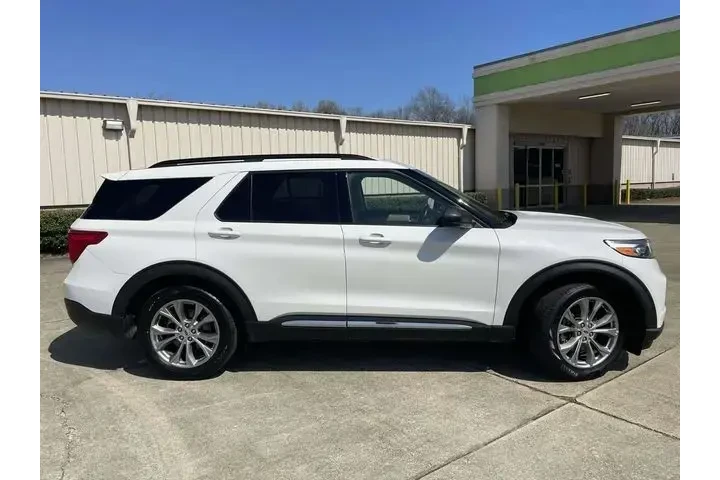 $22990 : Ford Explorer 2022 XLT 4dr S image 2
