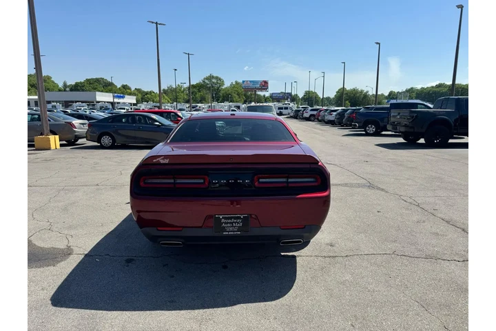 $17980 : 2019 Challenger SXT RWD image 3