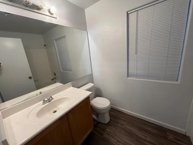 $1400 : North Las Vegas- Single Story image 7