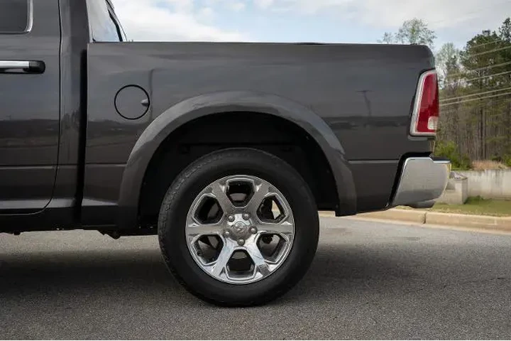 $27987 : Ram 1500 2018 4x4 Laramie 4d image 6