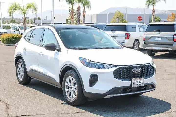 $32580 : Ford Escape 2025 Active 4dr image 3