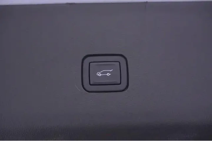 $38950 : Chevrolet Traverse 2023 Prem image 10