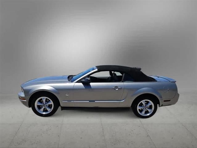 Pre-Owned 2008 Ford Mustang D image 5