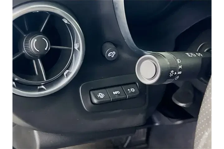 $35900 : Chevrolet Camaro 2020 SS 2dr image 10