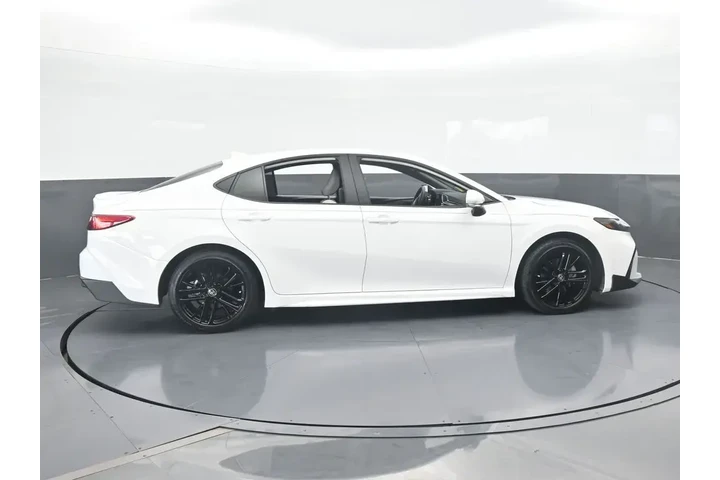 $27192 : Toyota Camry 2026 SE 4dr Sed image 7