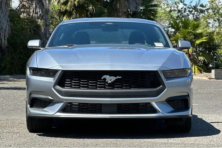Ford Mustang 2025 EcoBoost 2 image 8
