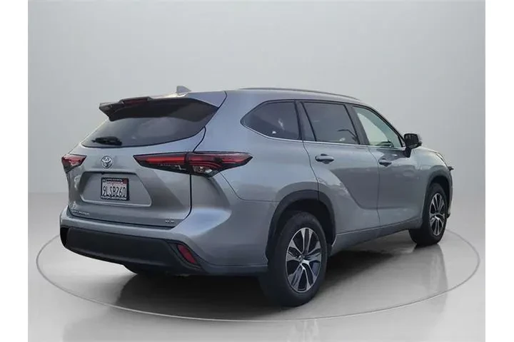 $39994 : Toyota Highlander 2024 XLE 4 image 8