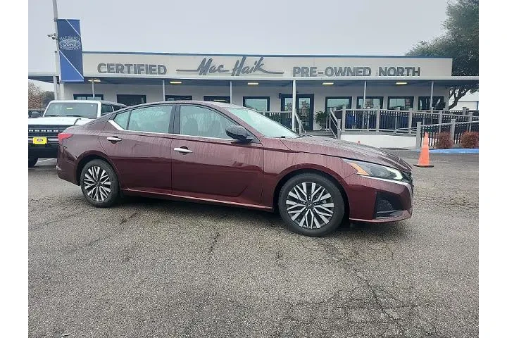 $20999 : Nissan Altima 2024 2.5 SV 4d image 1