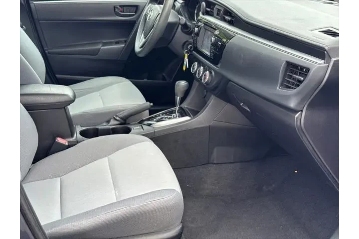 $10409 : Toyota Corolla 2016 L 4dr Se image 10
