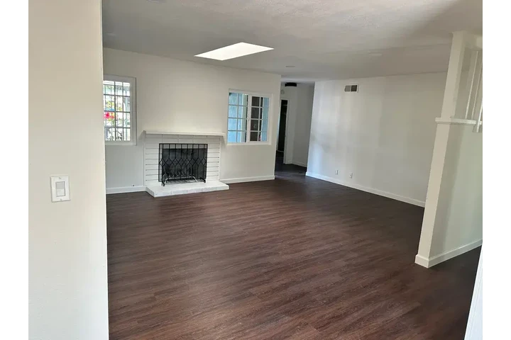 $1590 : Santa Ana - Home Available image 2