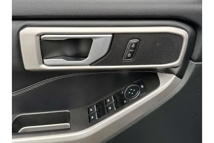 $35990 : Ford Explorer 2024 AWD XLT 4 image 9