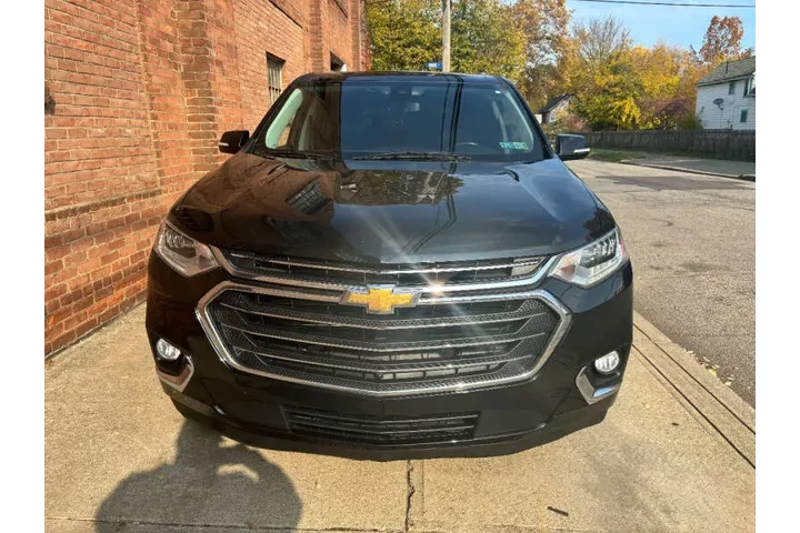 $19925 : 2018 Traverse Premier image 3