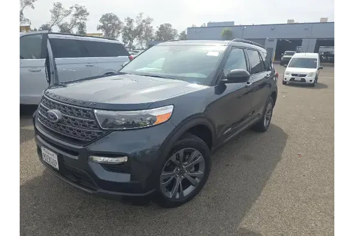 $32950 : Ford Explorer 2022 AWD XLT 4 image 1