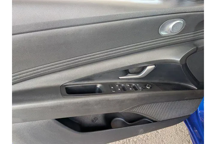 $18977 : Hyundai ELANTRA 2023 SEL 4dr image 8