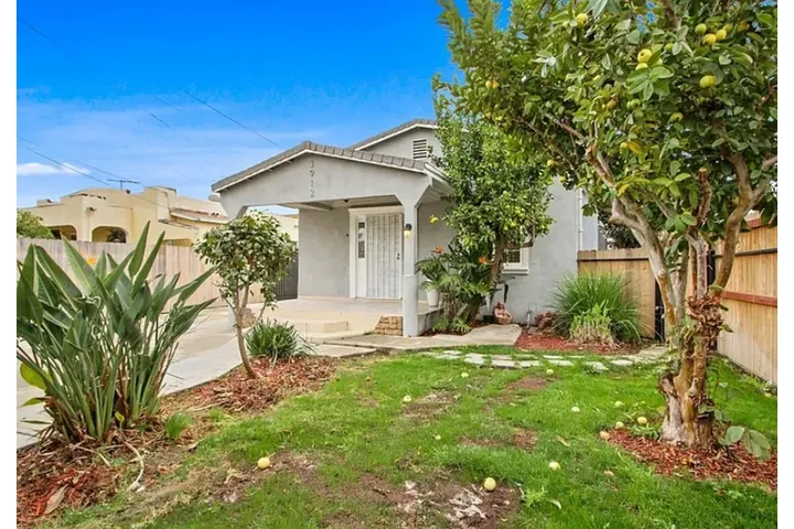 $2900 : Hawthorne featuring a spacious image 1