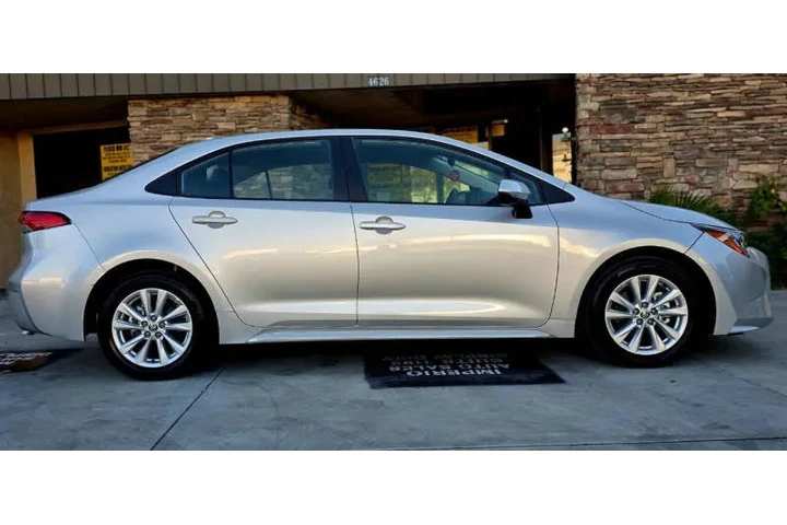 $18950 : 2025 Corolla LE image 7