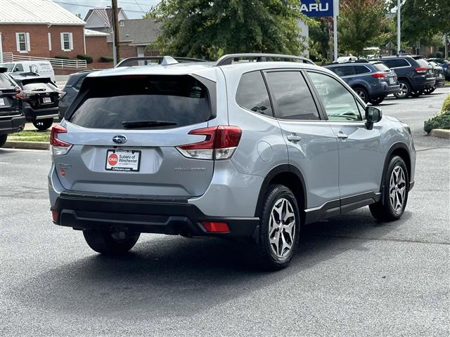 $21474 : PRE-OWNED 2021 SUBARU FORESTE image 2