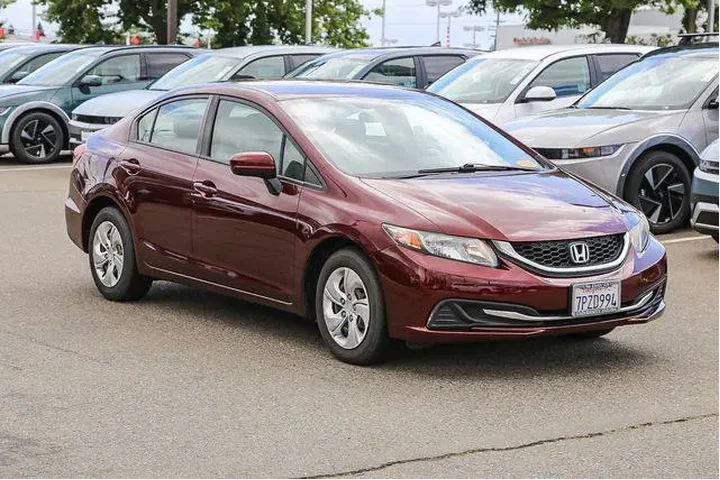$13991 : Honda Civic 2015 LX 4dr Seda image 6