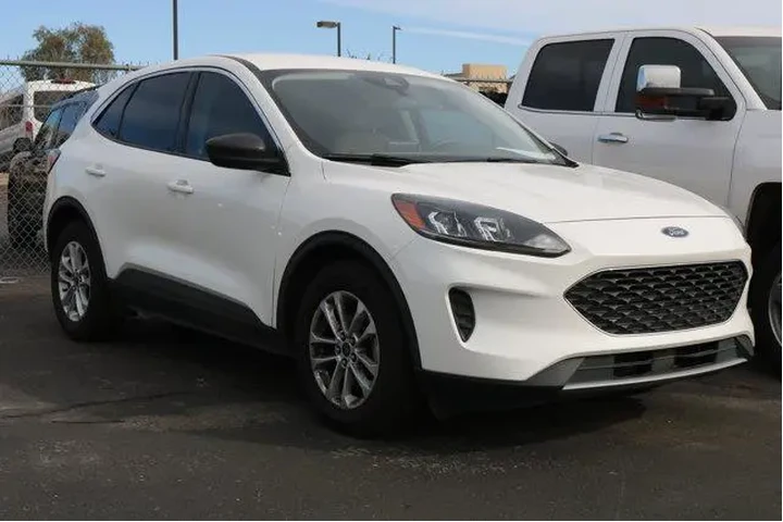 $16143 : Ford Escape 2022 SE 4dr SUV image 4