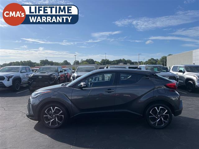 $25617 : PRE-OWNED 2022 TOYOTA C-HR XLE image 4