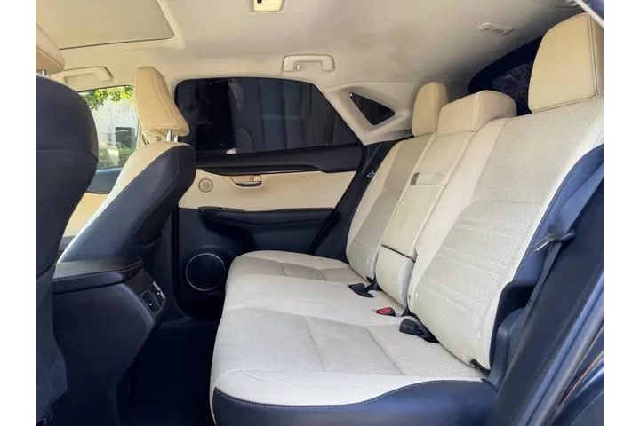 $13999 : 2019 NX 300 image 8