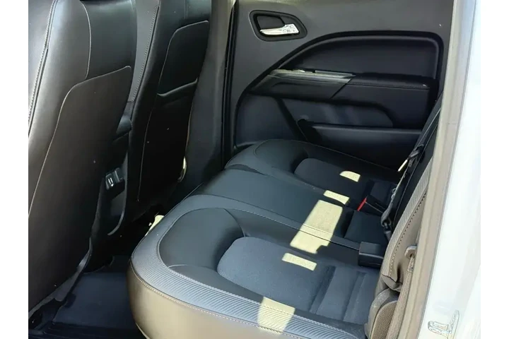 $31989 : GMC Canyon 2022 4x4 AT4 4dr image 10