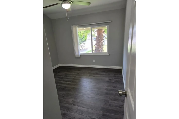 $2535 : 3Bed Home in W Pico Boulevard image 7