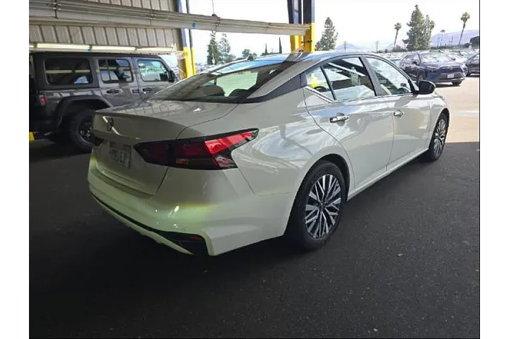 $23995 : Nissan Altima 2025 2.5 SV 4d image 3