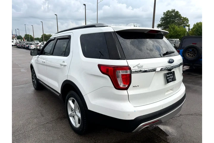 $7980 : 2016 Explorer 4WD 4dr XLT image 4