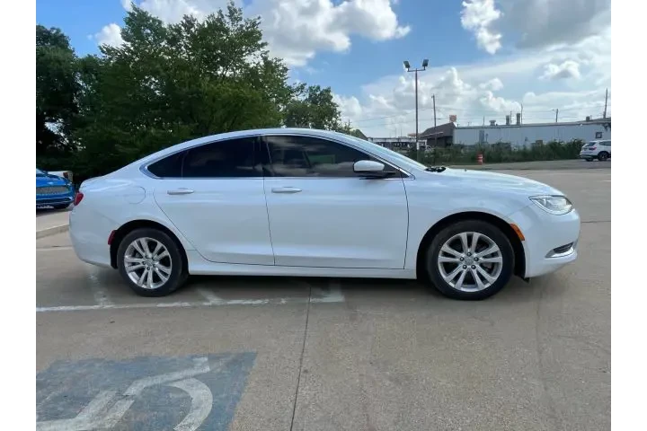 $12999 : 2015 CHRYSLER 200LIMITED SEDA image 6