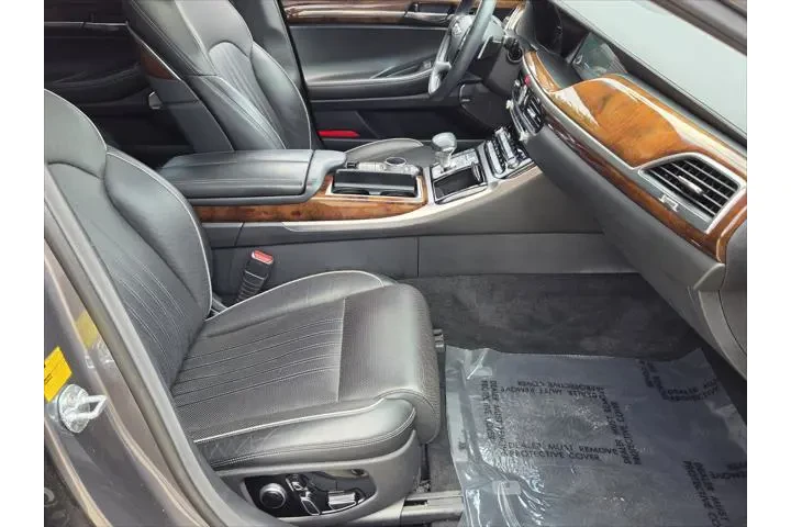 $23993 : Genesis G90 2017 5.0 Ultimat image 9